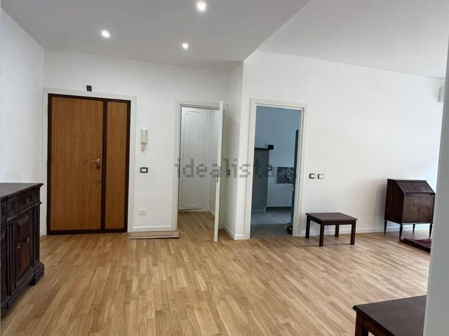 Appartamento in affitto di 120 m² in Via Gian Giacomo Porro