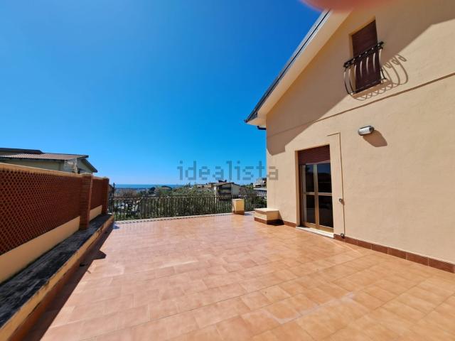 Appartamento in affitto di 120 m² in Via Giardinelli