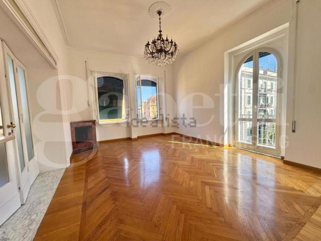 Appartamento in affitto di 120 m² in Via Giovanni Antonelli