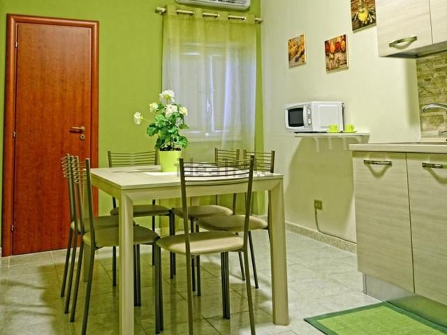 Appartamento in affitto di 120 m² in Via Giovanni Aurispa, 132