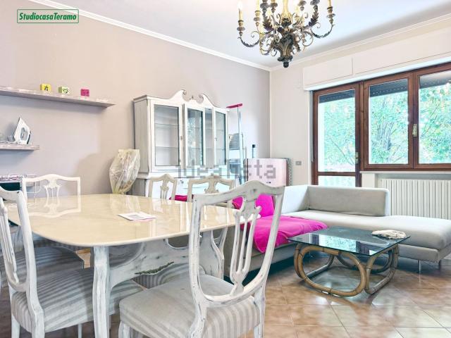 Appartamento in affitto di 120 m² in Via Giovanni Melarangelo