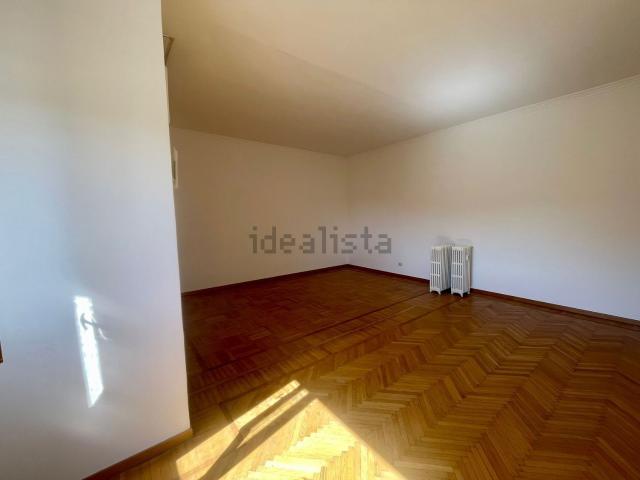Appartamento in affitto di 120 m² in Via Giovanni Prati