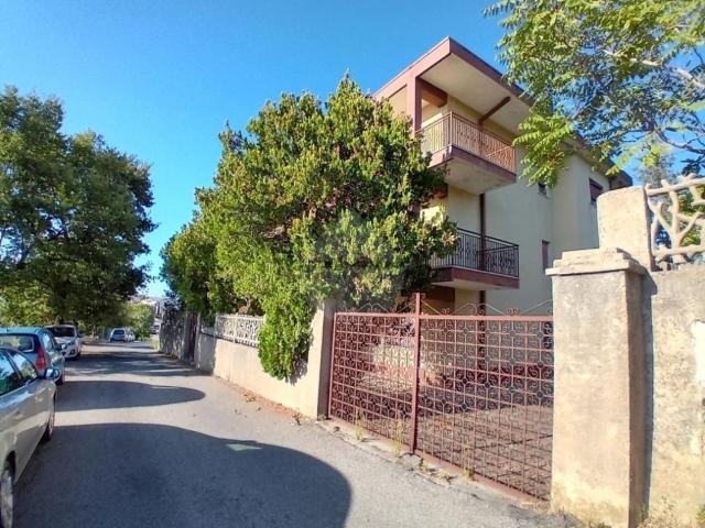 Appartamento in affitto di 120 m² in Via giovanni verga, 1