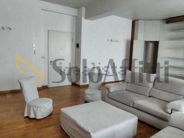 Appartamento in affitto di 120 m² in Via Domenico Cimarosa, 10