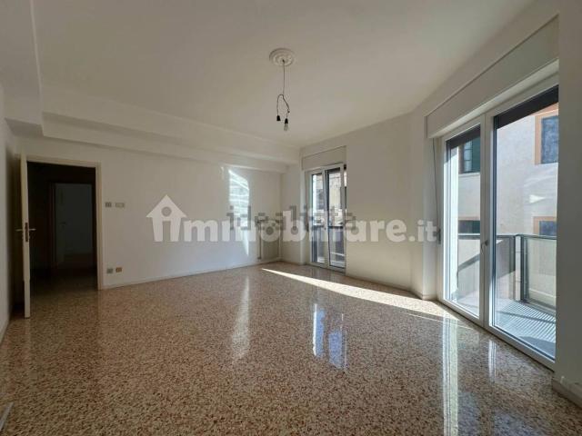 Appartamento in affitto di 120 m² in Via Daniele Manin