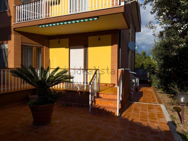 Appartamento in affitto di 120 m² in Via dell&apos Agora
