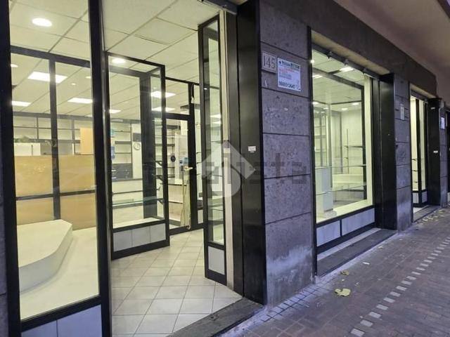 Appartamento in affitto di 120 m² in Via delle Gondole, 145