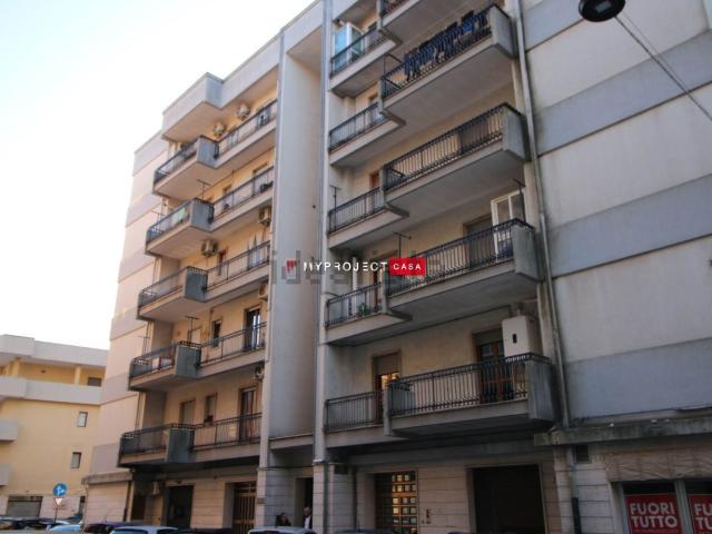 Appartamento in affitto di 120 m² in Via delle Ortensie, 8