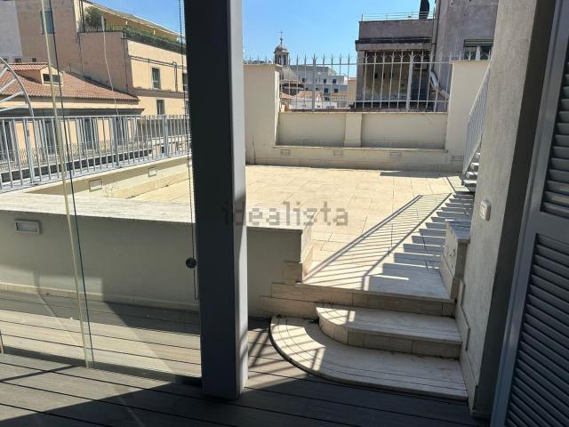 Appartamento in affitto di 120 m² in Via di San Nicola da Tolentino, 26