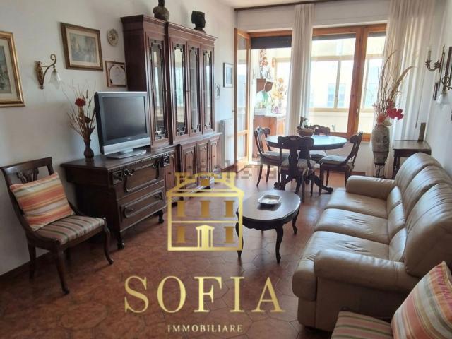 Appartamento in affitto di 120 m² in Via Enzo Poli