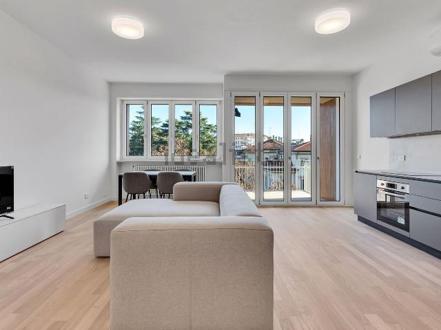 Appartamento in affitto di 120 m² in Via Elba, 14