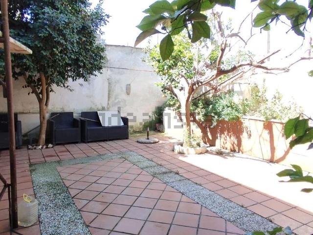 Appartamento in affitto di 120 m² in Via Ernesto Cesaro