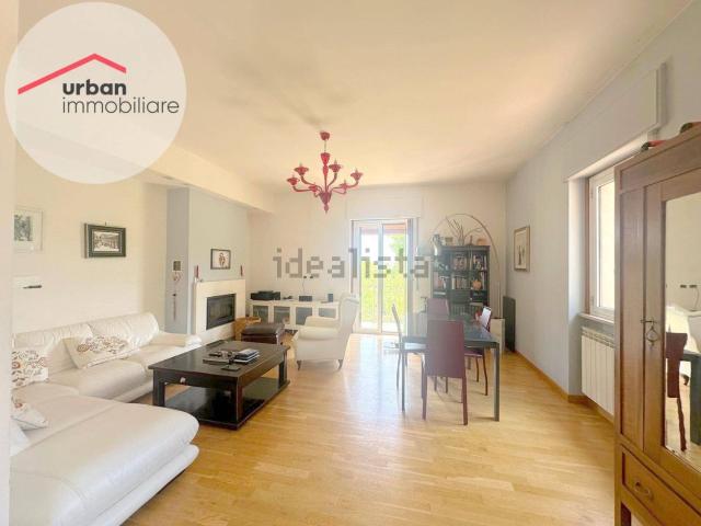 Appartamento in affitto di 120 m² in Via Francesco Paolo Tosti, 21