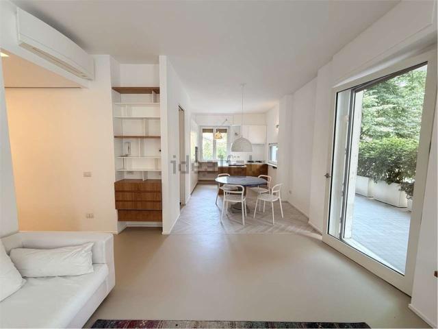 Appartamento in affitto di 120 m² in Via Friuli