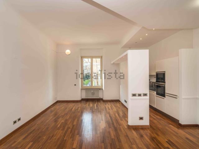 Appartamento in affitto di 120 m² in Via Ippolito Nievo