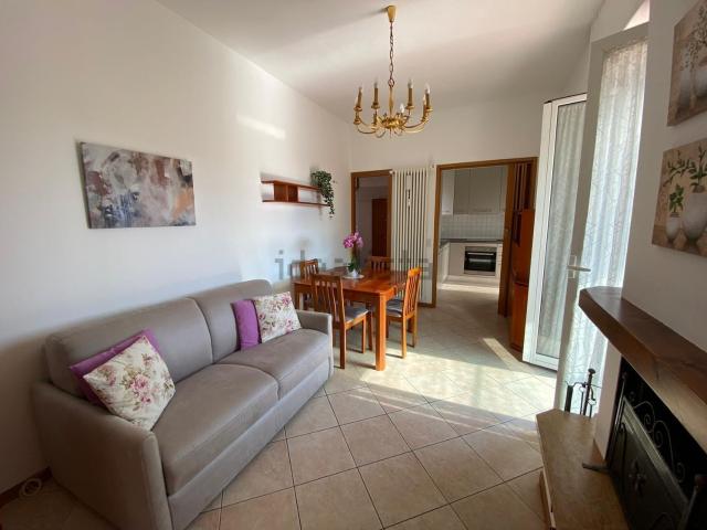 Appartamento in affitto di 120 m² in Via Legnone, 90