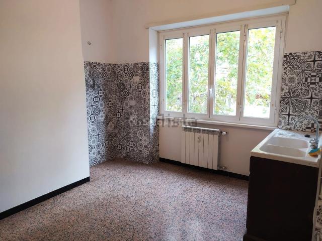 Appartamento in affitto di 120 m² in Via Lucio Papirio, 69