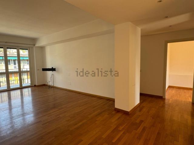 Appartamento in affitto di 120 m² in Via Luigi Canonica, 59