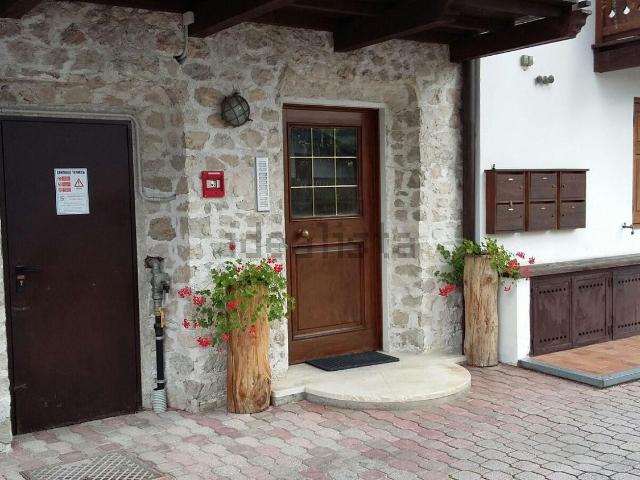 Appartamento in affitto di 120 m² in Via Majon, 29