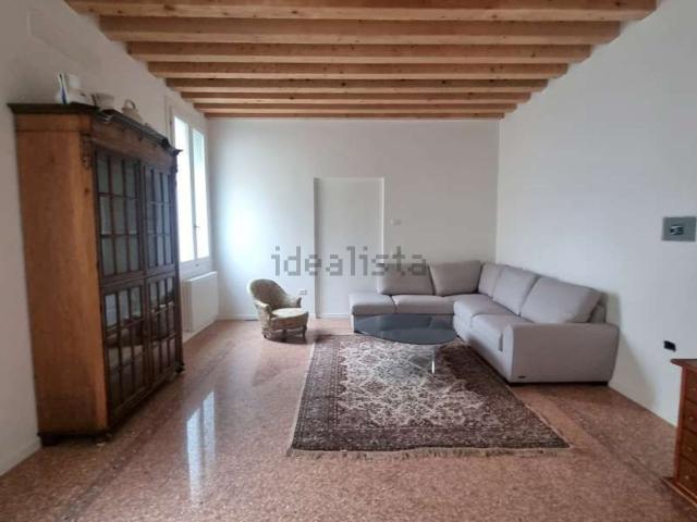 Appartamento in affitto di 120 m² in Via Margnan