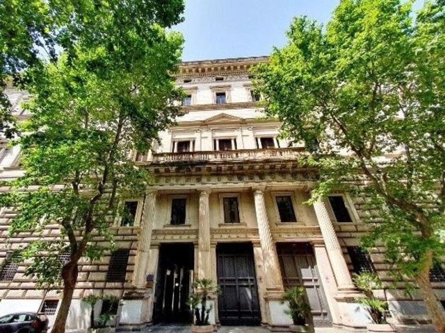 Appartamento in affitto di 120 m² in Via Merulana, 247
