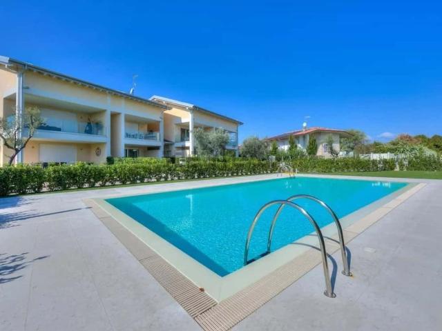 Appartamento in affitto di 120 m² in Via Miralago, 7