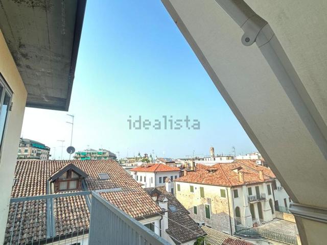 Appartamento in affitto di 120 m² in Via San Nicolò