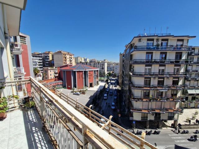 Appartamento in affitto di 120 m² in Via San Giacomo dei Capri, 42