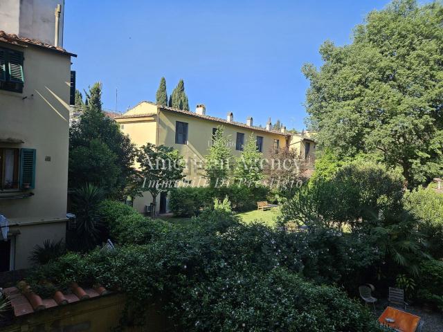 Appartamento in affitto di 120 m² in Via Santa Maria