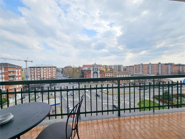 Appartamento in affitto di 120 m² in Via Santa Rita da Cascia, 13