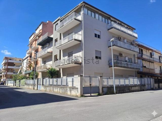 Appartamento in affitto di 120 m² in Via Sciara Sciat