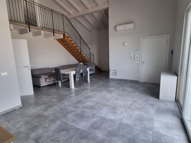 Appartamento in affitto di 120 m² in Via Statale