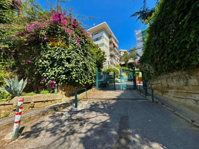 Appartamento in affitto di 120 m² in Via Pietro Castellino, 141