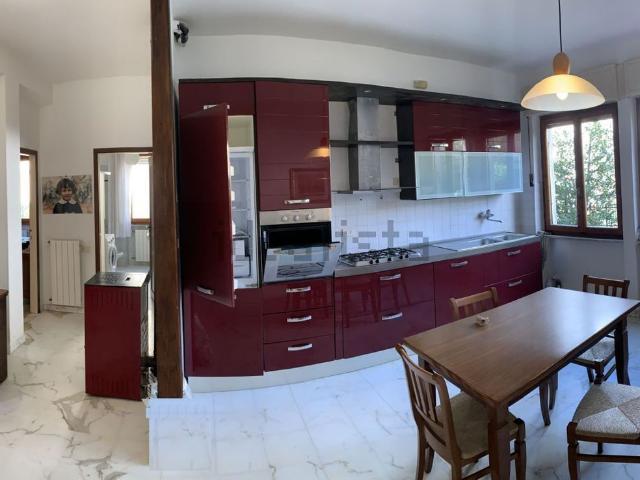 Appartamento in affitto di 120 m² in Via Pratta