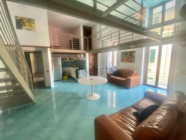 Appartamento in affitto di 120 m² in Via Privata Fiorentine a Chiaia, 8