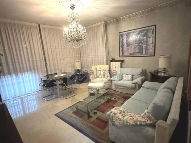 Appartamento in affitto di 120 m² in Via Roma