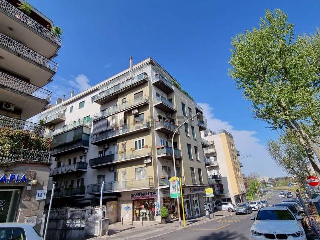 Appartamento in affitto di 120 m² in Via Renato Fucini, 24