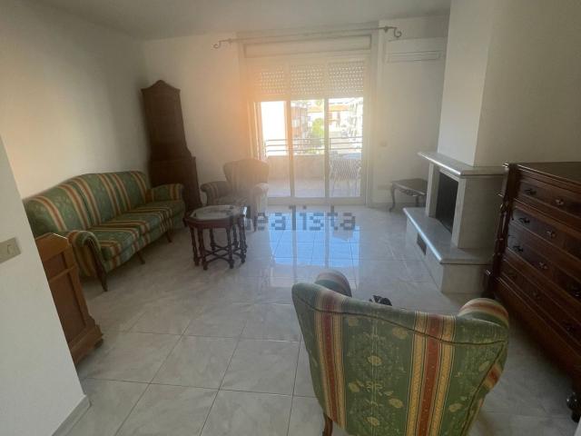 Appartamento in affitto di 120 m² in Via Terracina