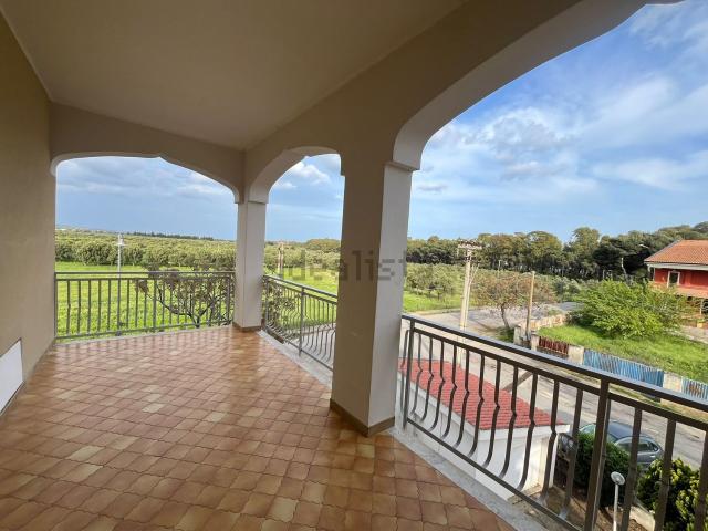 Appartamento in affitto di 120 m² in Via U. Fondacaro