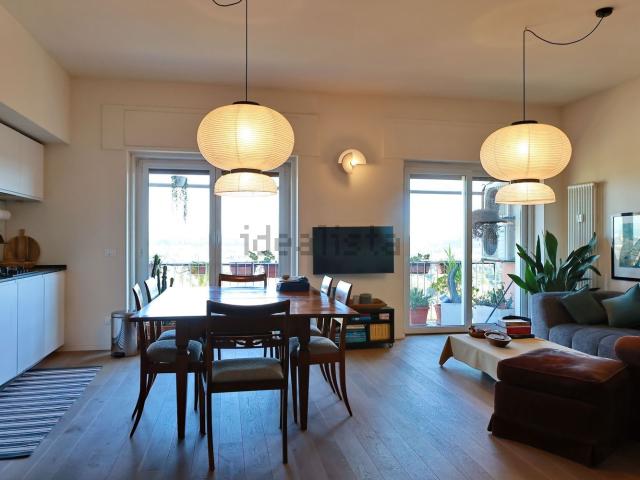 Appartamento in affitto di 120 m² in Via Vincenzo Tiberio, 36