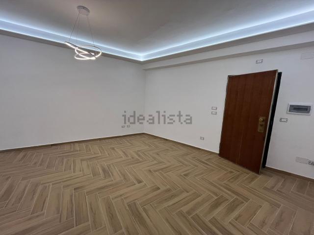 Appartamento in affitto di 120 m² in Viale Vincenzo de Filippis