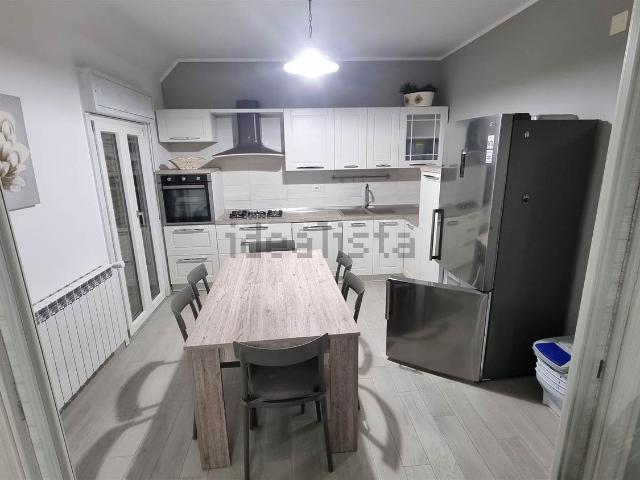 Appartamento in affitto di 120 m² in Viale dei Platani