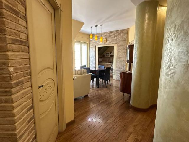 Appartamento in affitto di 120 m² in Viale della Vittoria