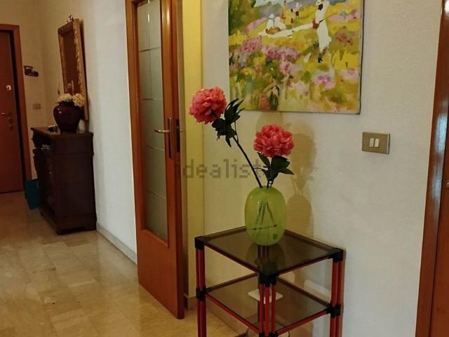 Appartamento in affitto di 120 m² in Viale Magna Grecia, 189