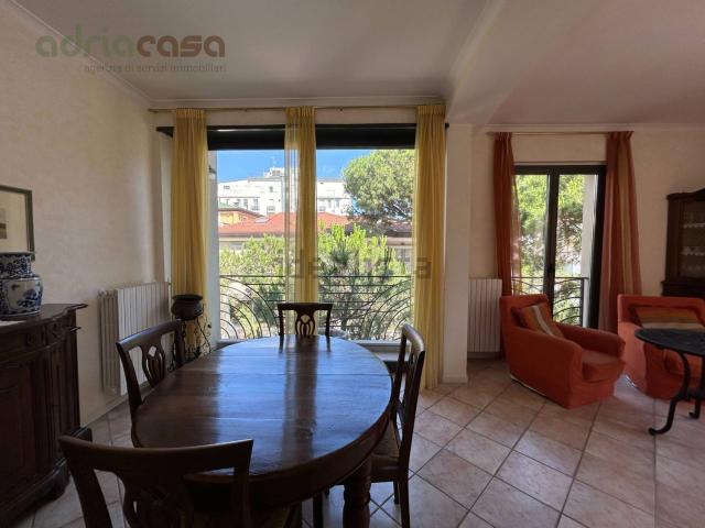 Appartamento in affitto di 120 m² in Viale Maria Ceccarini