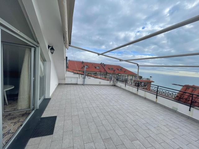 Appartamento in affitto di 120 m² in Largo dei Giardini