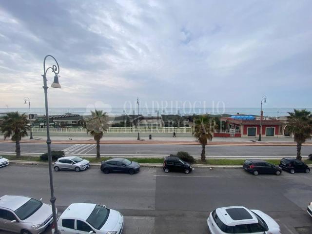 Appartamento in affitto di 120 m² in Lungomare Paolo Toscanelli, 24