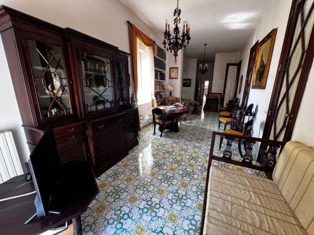 Appartamento in affitto di 120 m² in Piazza Amedeo, 1