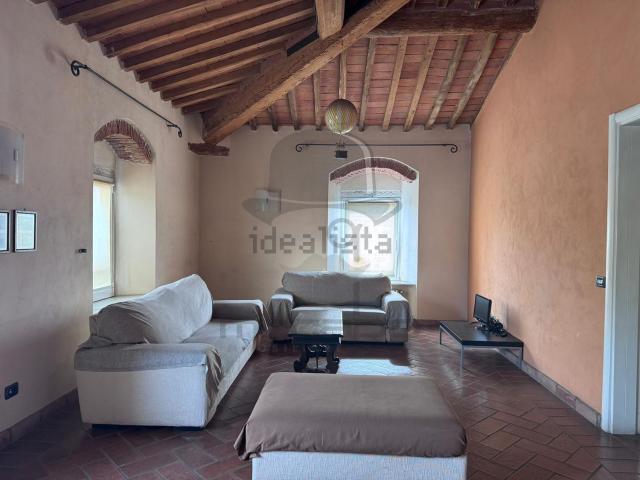 Appartamento in affitto di 120 m² in Piazza Gino Menconi, 5