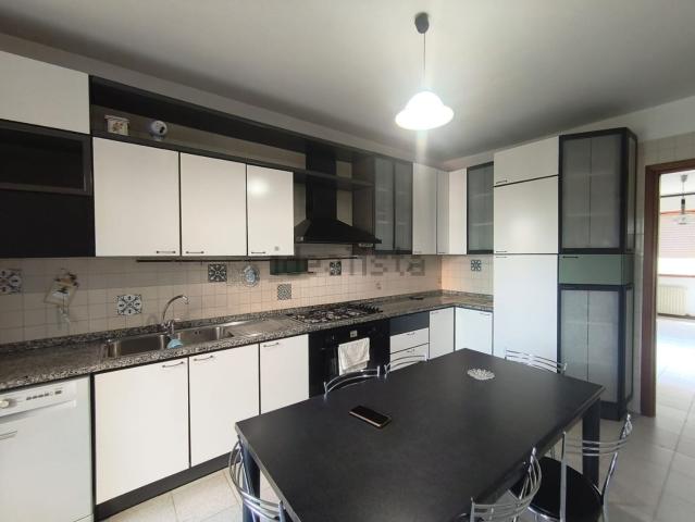 Appartamento in affitto di 120 m² in Piazza Peru&apos , 6